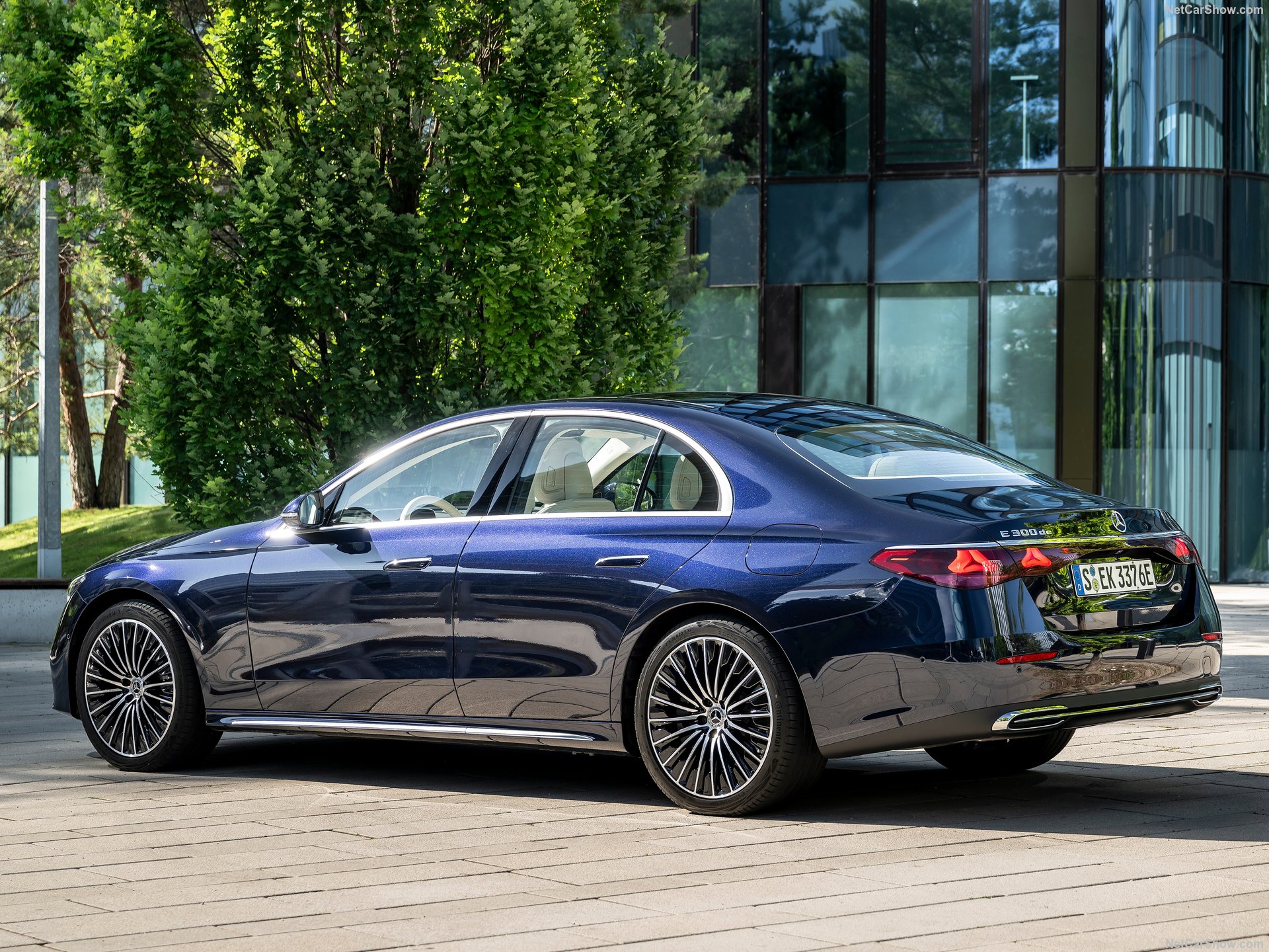 mercedes-benz-e-class-2024-hd-edf540511bf8950085c7cddf3fceb5404f9174719-1759758818979-1759758826959782078493